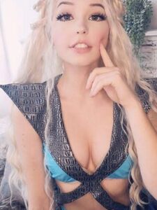 Belle Delphine – Daenerys Targaryen (20 pictures)